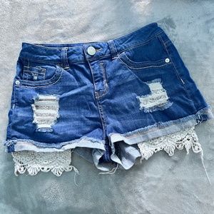 No boundaries jean shorts